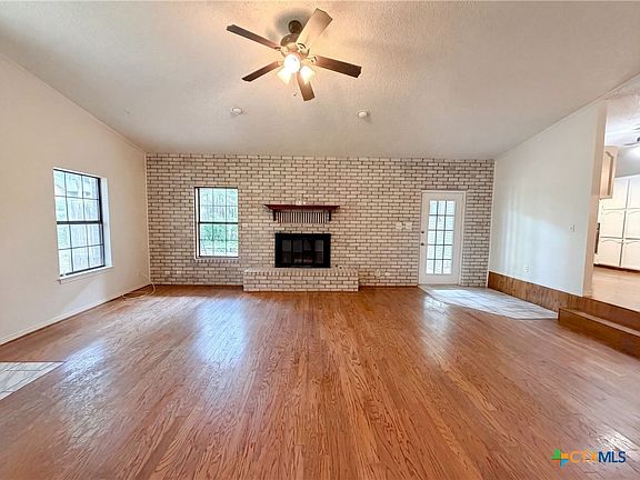 3rd image of 3504 Victorian Dr