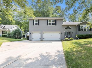 12912 Valley Dr, Wayland, MI 49348