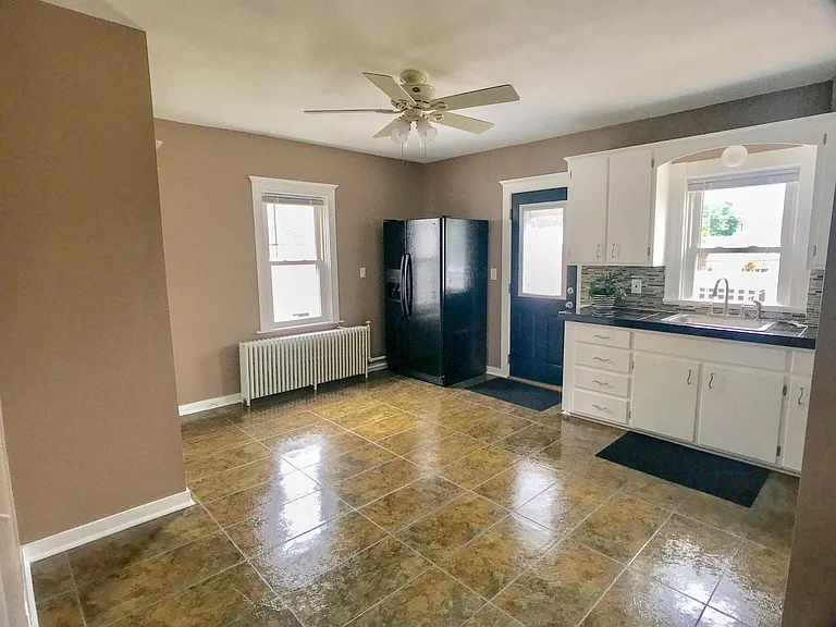 38 Gould St #B — Photo 4