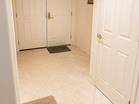 5th image of 102 Cardigan Court