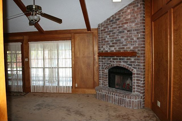 Living Room w/chimeny