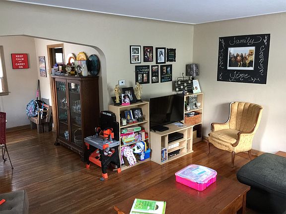 3rd image of 536 16th Ave N #538538