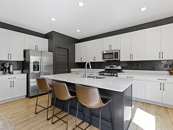 2nd image of 6695 Sugar Creek Ln
