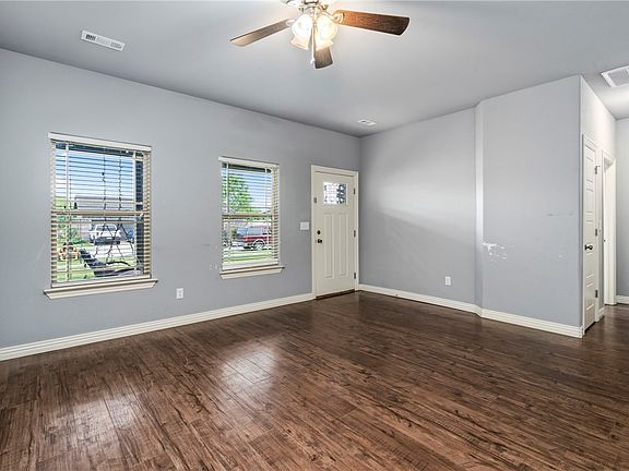 5th image of 1209 N Latisha Ln