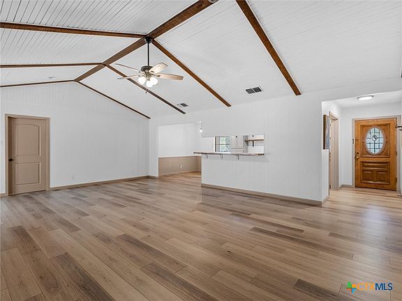 4th image of 102 Mossridge