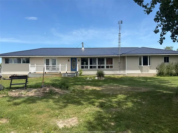 2 Parsons Rd, Pelee, ON N0R 1M0