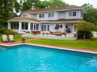 3 Fish Creek Ln, Remsenburg, NY 11960