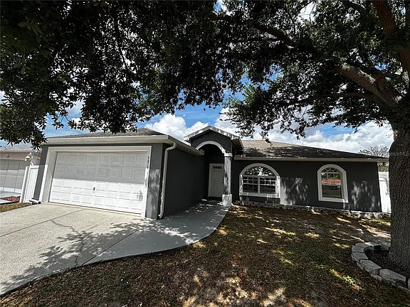 3rd image of 5815 Mockingbird Dr