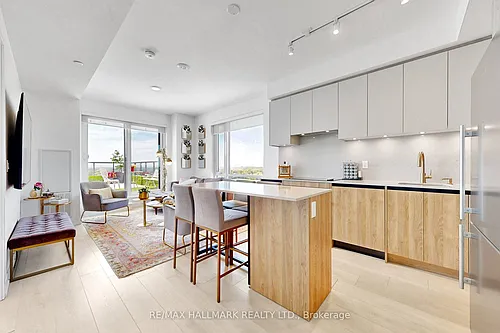 8 Beverley Glen Blvd Photo 1