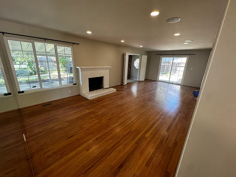 2131 Fernvale Dr — Photo 13