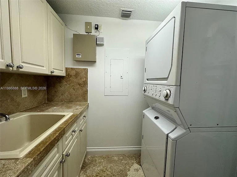 6051 N Ocean Dr #704 — Photo 24