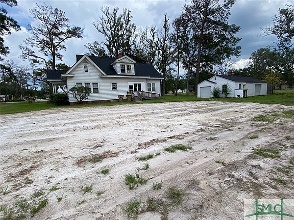 4th image of 11026 Ford Avenue