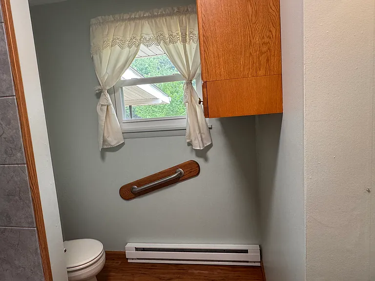 443 Bath Ave — Photo 23