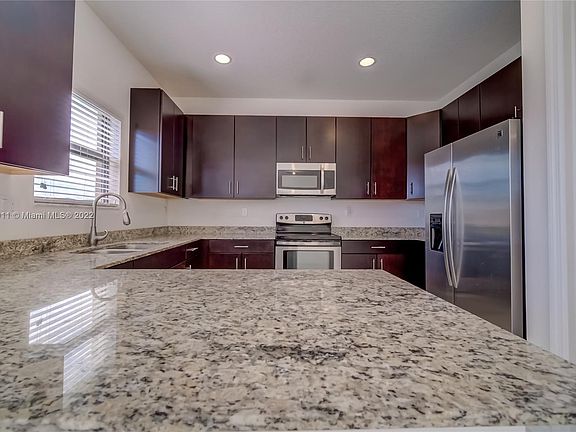 5th image of 736 NE 193rd St #736