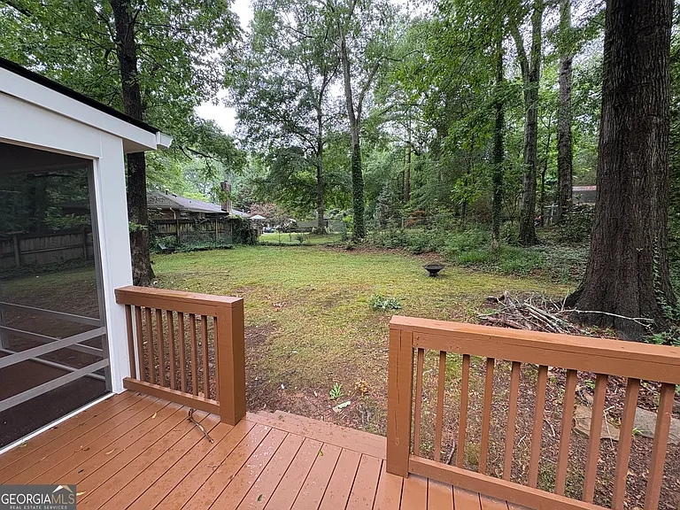 196 Avalon Dr — Photo 10
