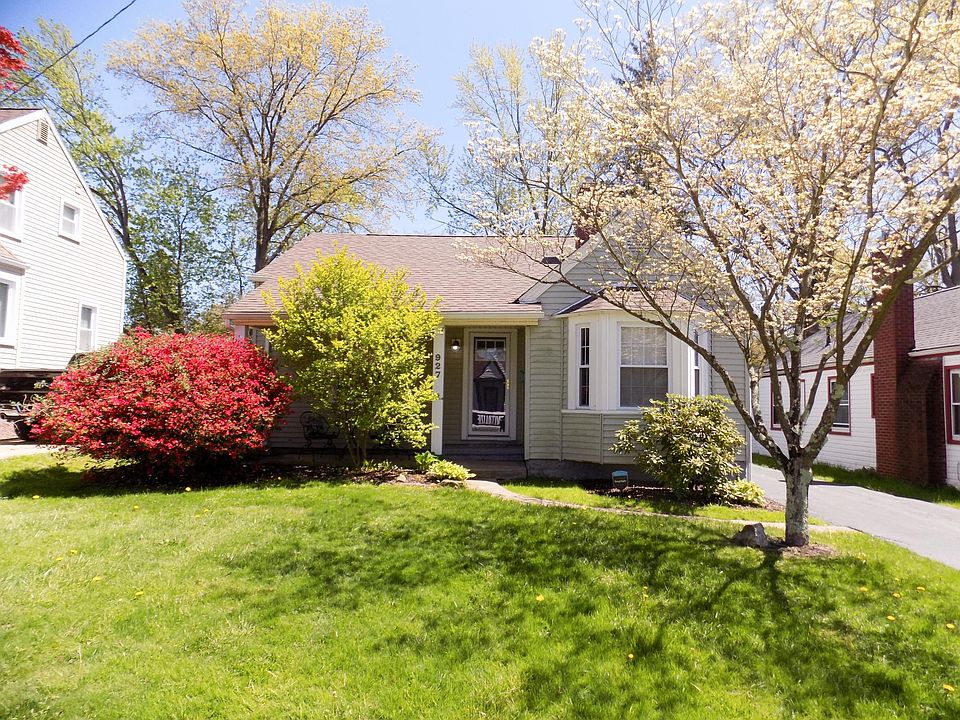 1st image of 927 Lanterman Ave