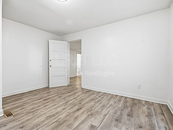4th image of 1743 W Hill St #2