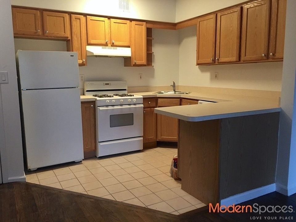 1st image of 1049 48th Ave APT 3R