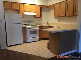 1049 48th Ave APT 3R, Long Island City, NY 11101