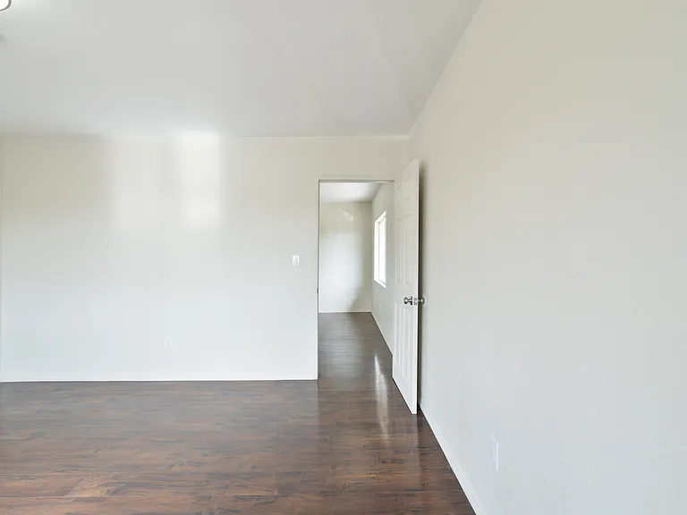 2212 N Thomas St — Photo 10