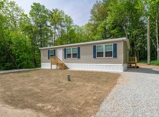11 Hill St, Hillsborough, NH 03244