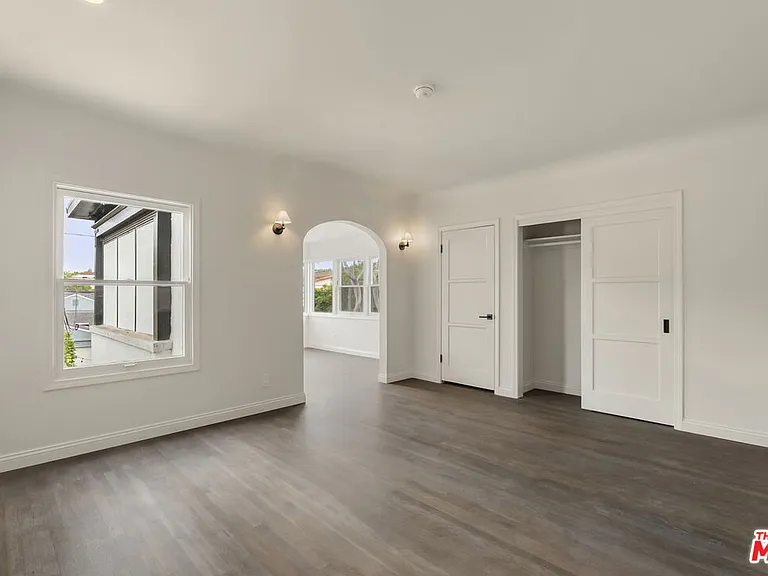 428 S Bedford Dr — Photo 15
