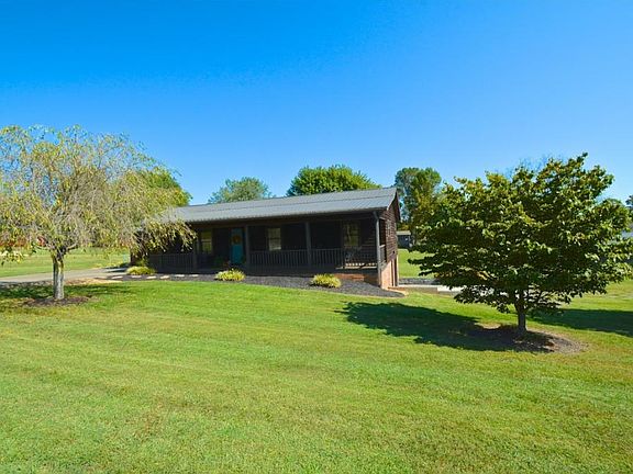 2nd image of 401 Skyview Dr