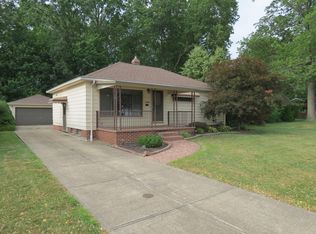 29481 Parkwood Dr, Wickliffe, OH 44092