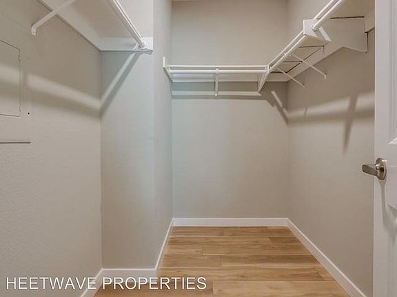 5th image of 4044 32nd St APT 5