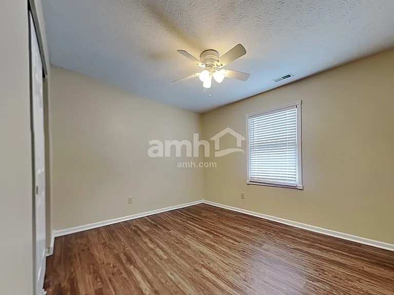 912 Marcia Dr — Photo 16