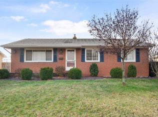 650 E Parkleigh Dr, Seven Hills, OH
