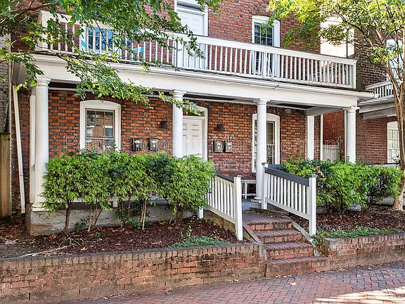 2nd image of 2213 W Cary St APT C
