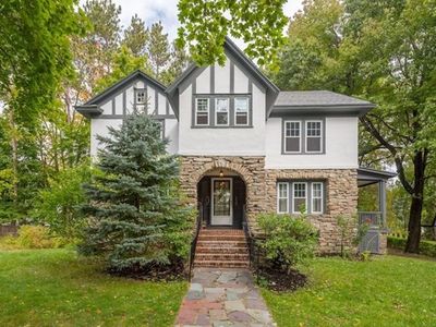 43 Creswell Rd, Worcester, MA, 01602