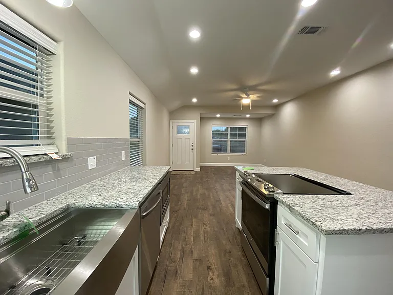 804 N Broughton St #804 — Photo 5