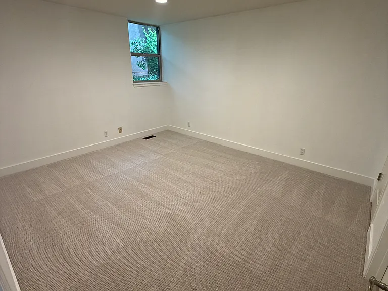1825 S Foothill Dr — Photo 15