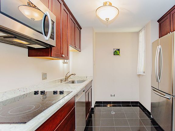 5th image of 233 E Erie St APT 1305