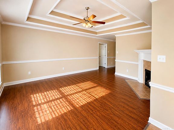 3rd image of 464 Nottingham Cir