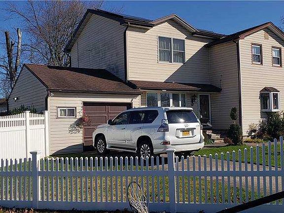 3rd image of 79 Westwood Dr