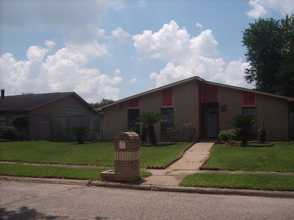 1st image of 14110 Meyersville Dr