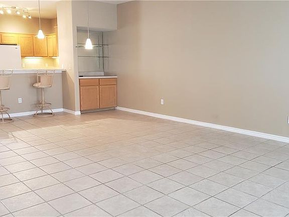 4th image of 15325 Bonasse Ct APT E