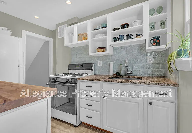525 E Alexandria Ave — Photo 3