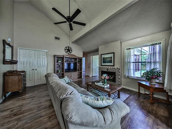 4th image of 18618 Haughland Dr