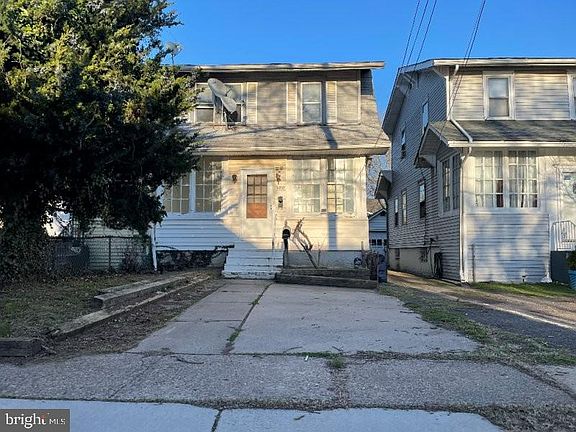 2nd image of 300 Linden Ave