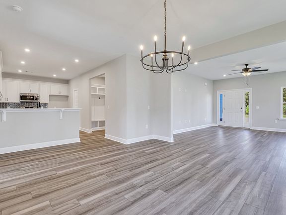 Hatteras Signature - Dining Room Ernest Homes