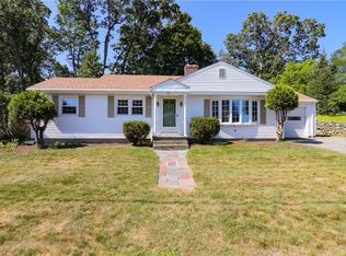 30 Colonial Dr, Lincoln, RI 02865