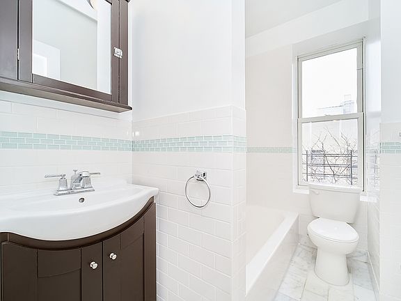 3rd image of 10 Morton St APT 6e