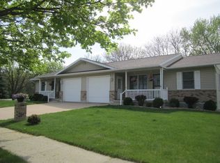 1515/1517 Coventry Ct, Reedsburg, WI 53959