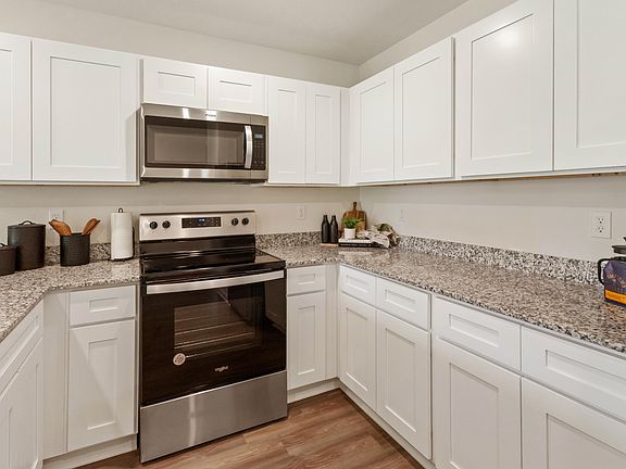 3rd image of 22 Denise Dr