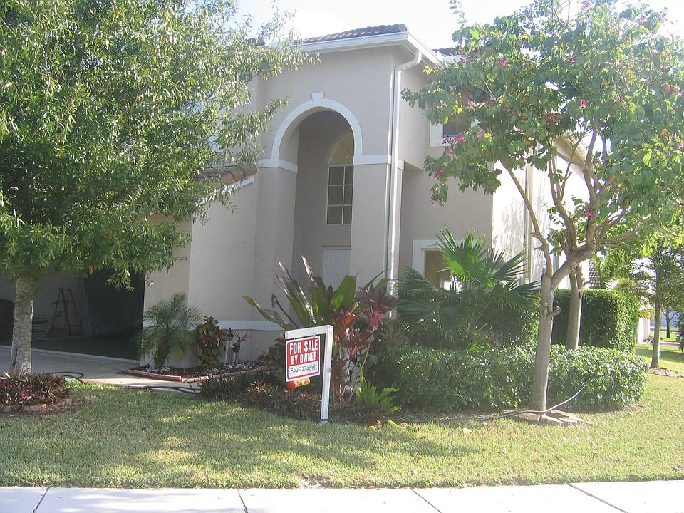 1st image of 6325 Willoughby Cir