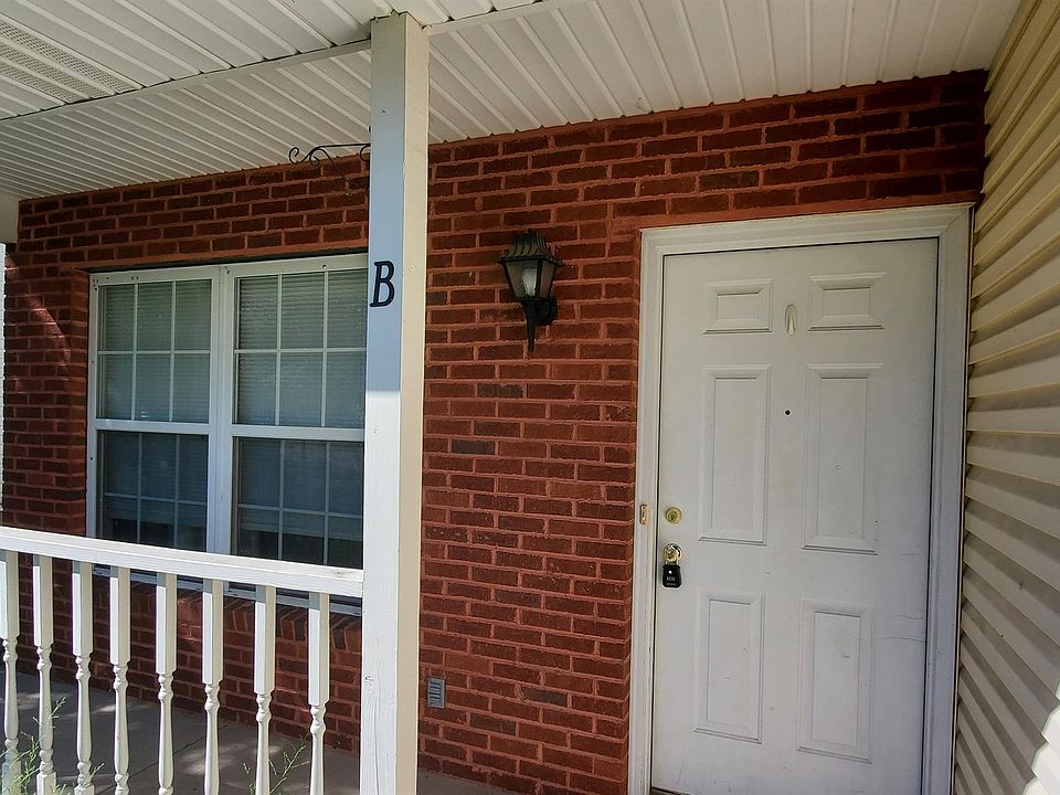 1st image of 4780 Shadow Oak Dr #B